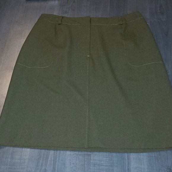 NWT "MADE IN CANADA"  green pocket skirt size 8 medium - Picture 5 of 14